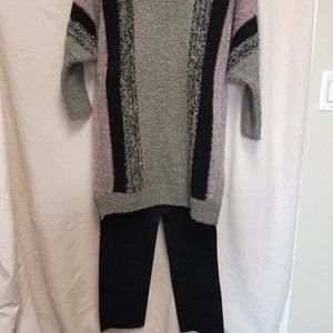 🍁Versatile tunic with  3/4 length sleeve.